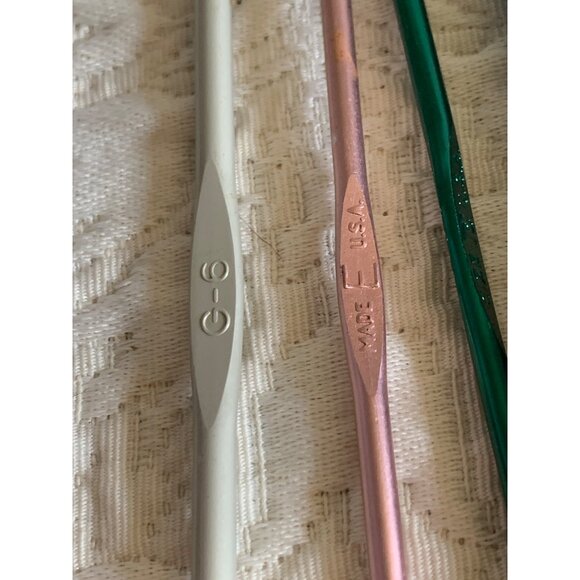 Boye and Susan Bates Crochet Needles Set of 9 #4 - Picture 5 of 11